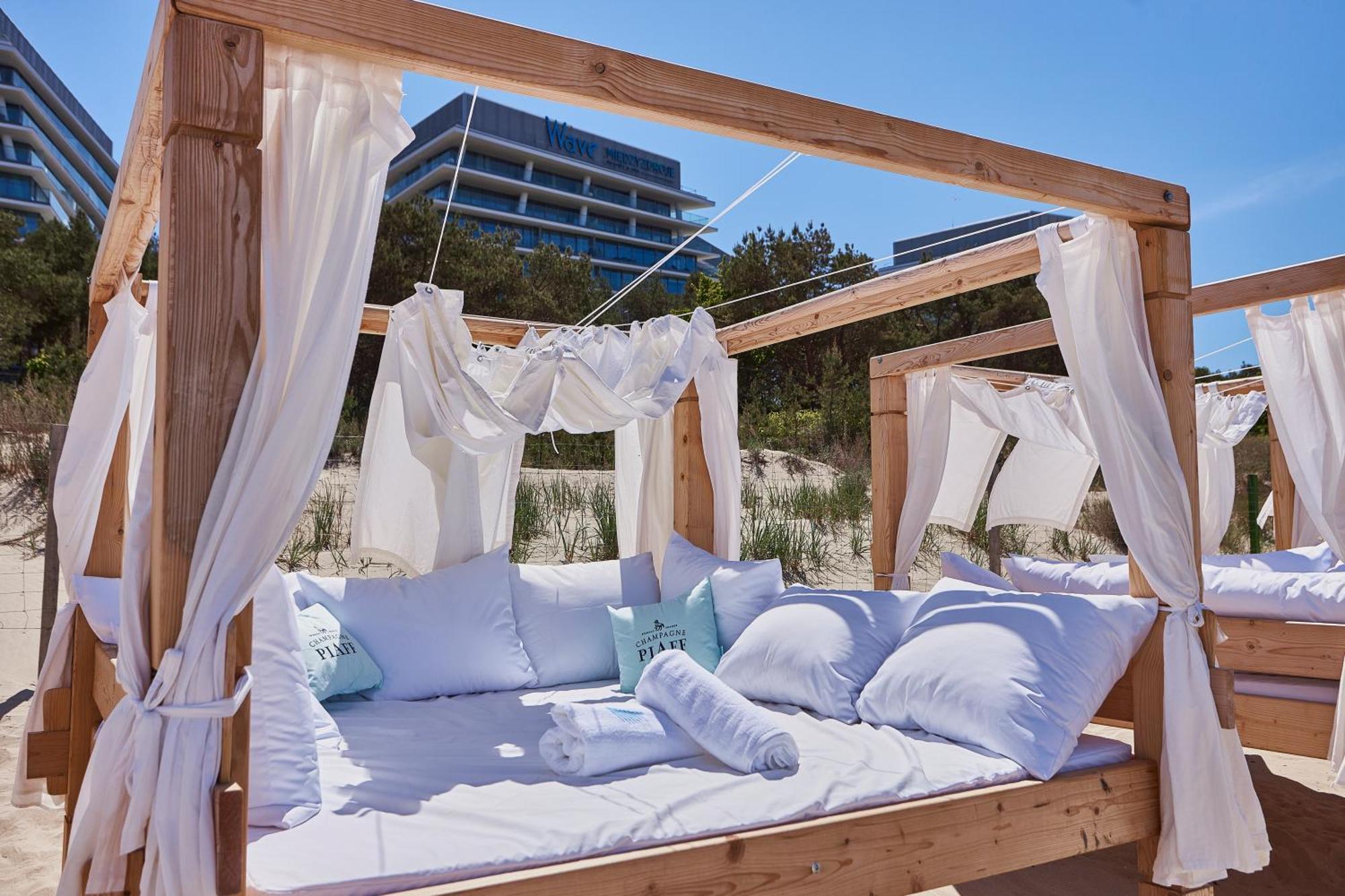 Wave Beachfront Family Apartment Мендзиздрое Екстериор снимка