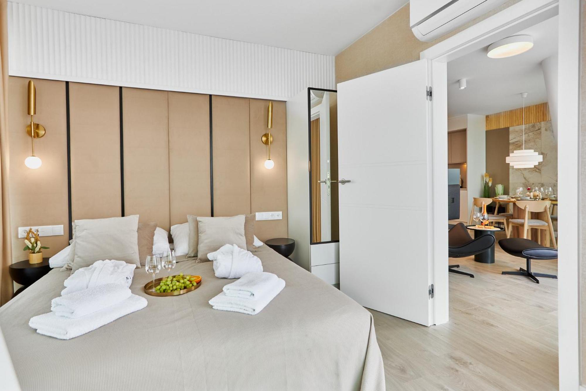 Wave Beachfront Family Apartment Мендзиздрое Екстериор снимка
